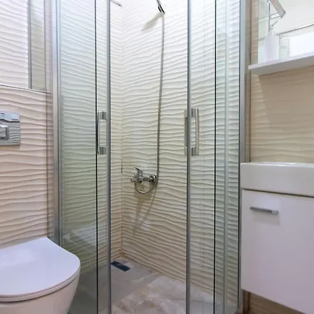 Stylish & Comfy 1br Flat W/ Ac شقة اسطنبول